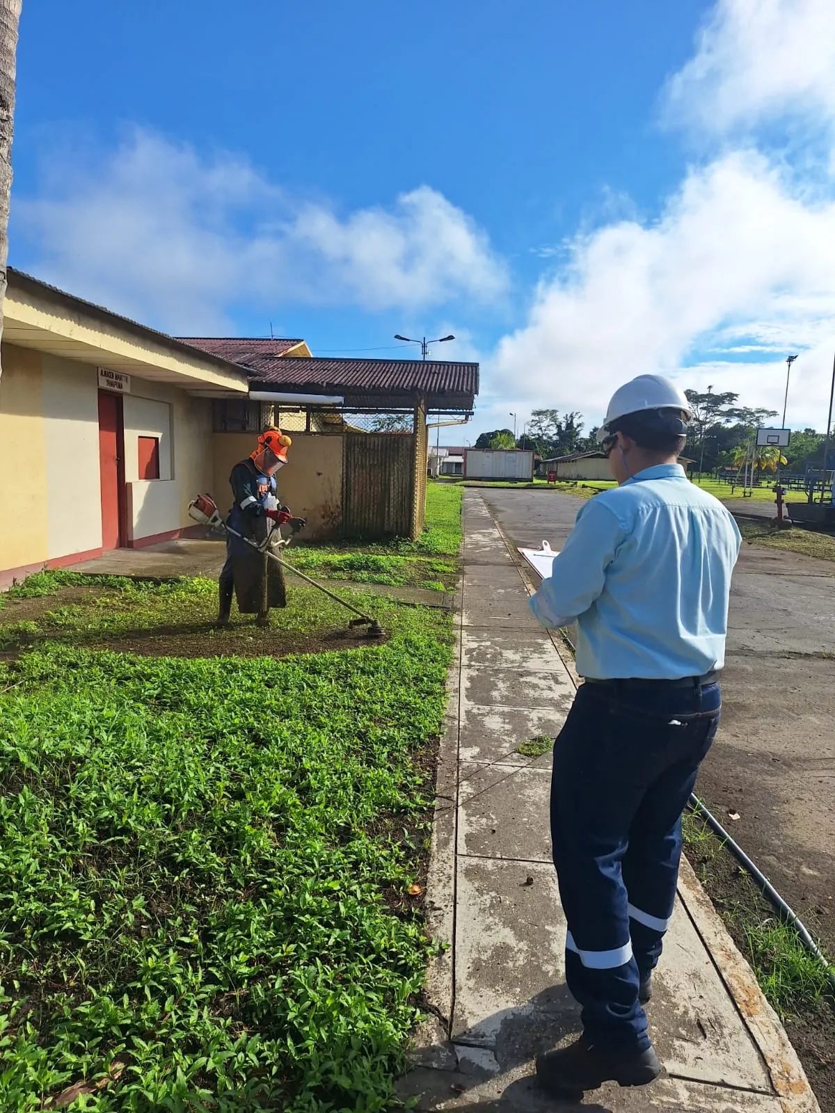 Instalaciones de campamento en la Amazonía